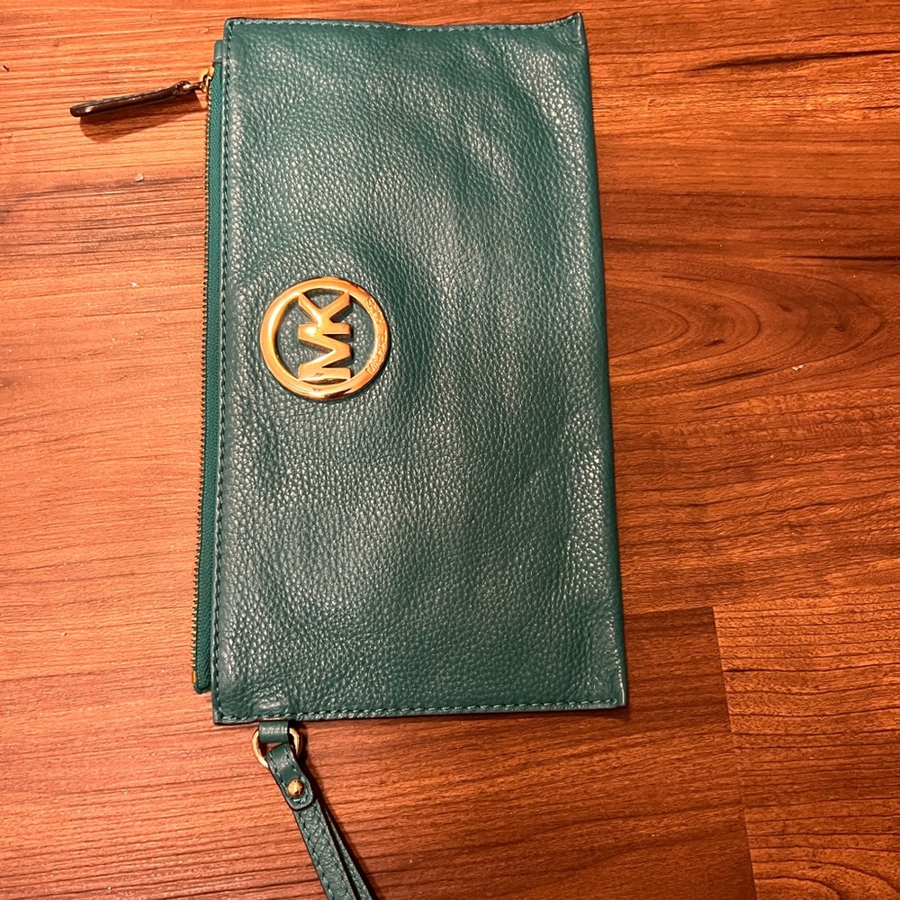 Michael Kors wristlet wallet Green.